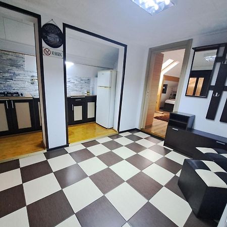 Shelby Accommodation -Adult Only- ซินายา ภายนอก รูปภาพ