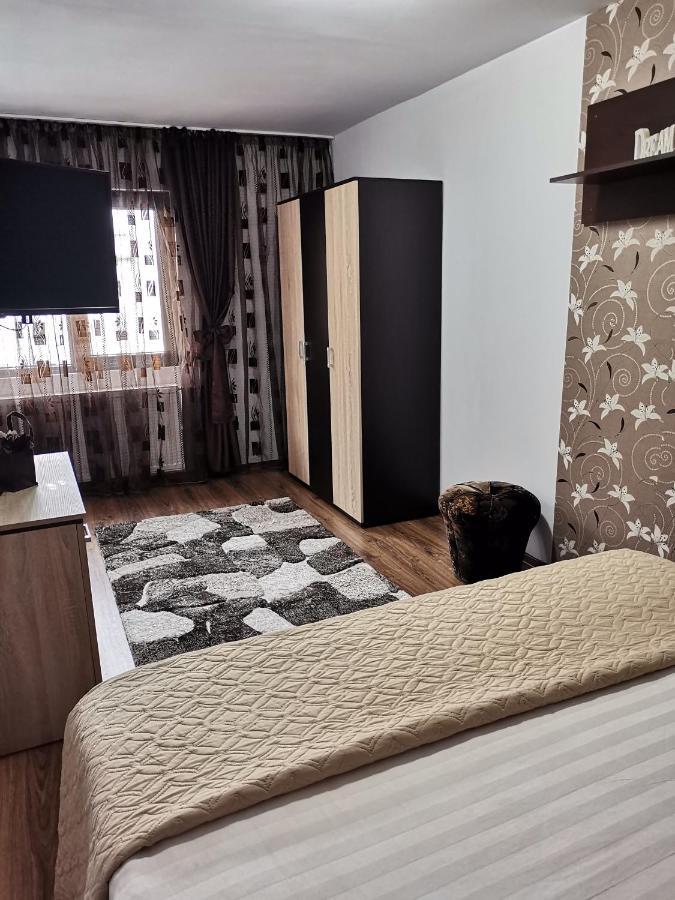 Shelby Accommodation -Adult Only- ซินายา ภายนอก รูปภาพ