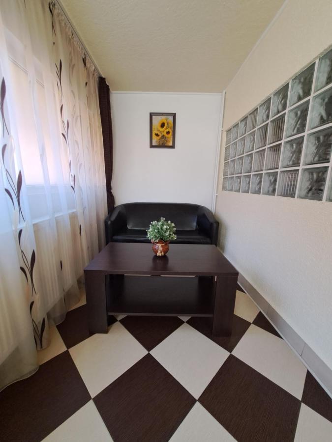 Shelby Accommodation -Adult Only- ซินายา ภายนอก รูปภาพ
