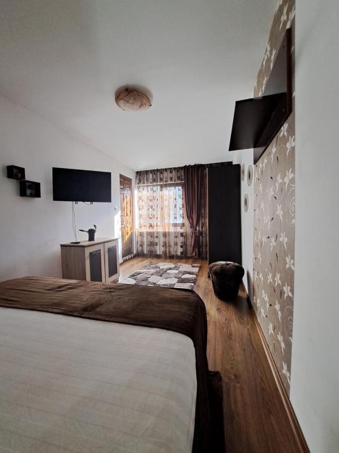 Shelby Accommodation -Adult Only- ซินายา ภายนอก รูปภาพ