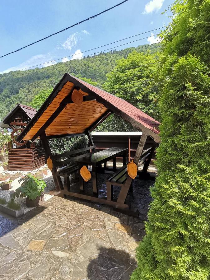Shelby Accommodation -Adult Only- ซินายา ภายนอก รูปภาพ
