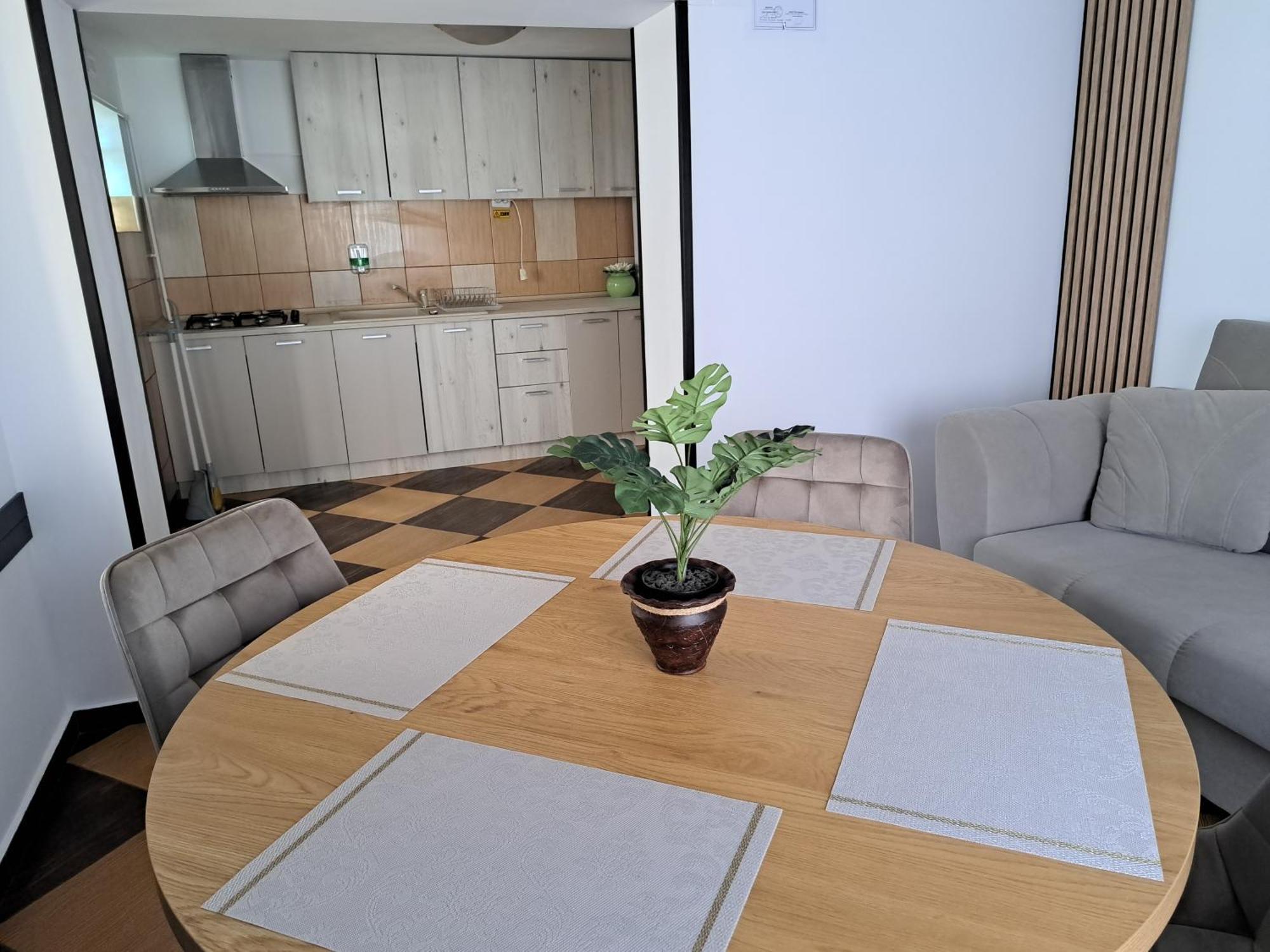 Shelby Accommodation -Adult Only- ซินายา ภายนอก รูปภาพ