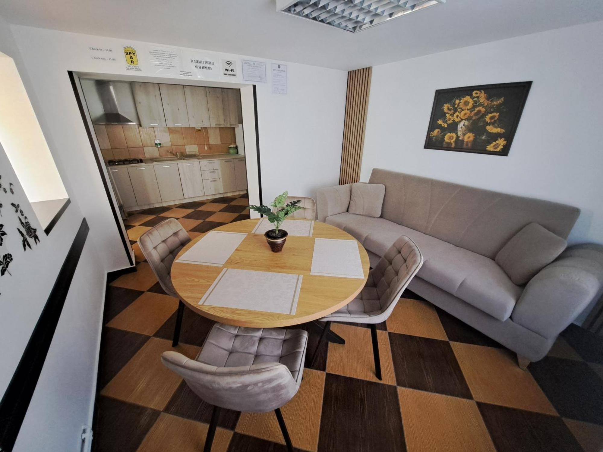 Shelby Accommodation -Adult Only- ซินายา ภายนอก รูปภาพ