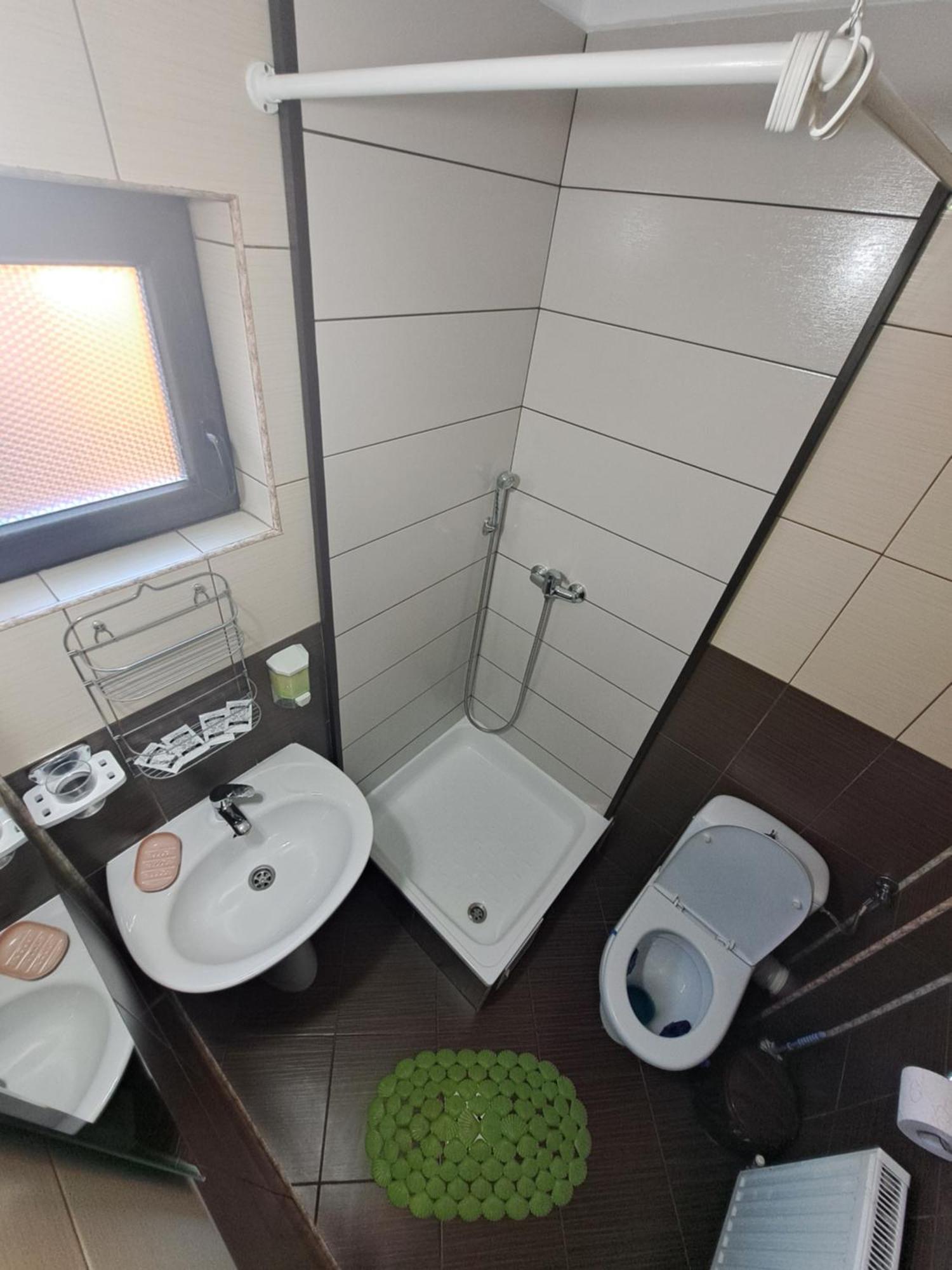 Shelby Accommodation -Adult Only- ซินายา ภายนอก รูปภาพ